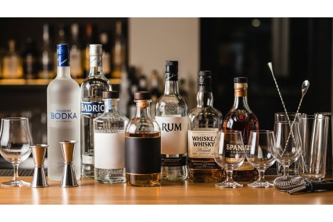 Базовый крепкий алкоголь для бара: виды, классификация и отличия