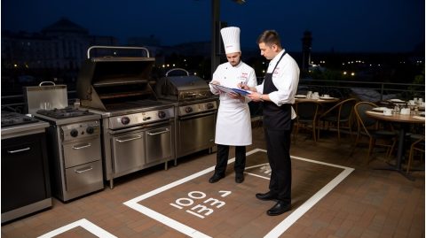 Безопасная работа с газовым и угольным грилем в ресторане: чек-лист для персонала и управляющего