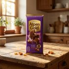 Шоколад Монделис Альпен Голд молочный с фундуком и изюмом, 80г
